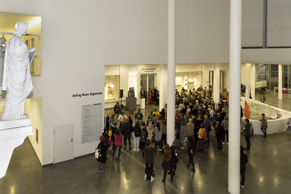enlarge the image: Eröffnung der Ausstellung "Löwen und Meerjungfrauen - Gegenwartskunst aus Warschau und Leipzig", 2019, Foto: Kustodie/Marion Wenzel
