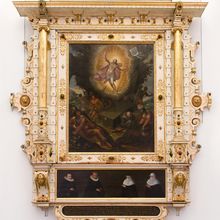 Das Totengedächtnismal für Daniel Eulenbeck ist gold und schmuckreich verziert. Zentral ist ein Gemälde, welches die Auferstehung Christi zeigt.