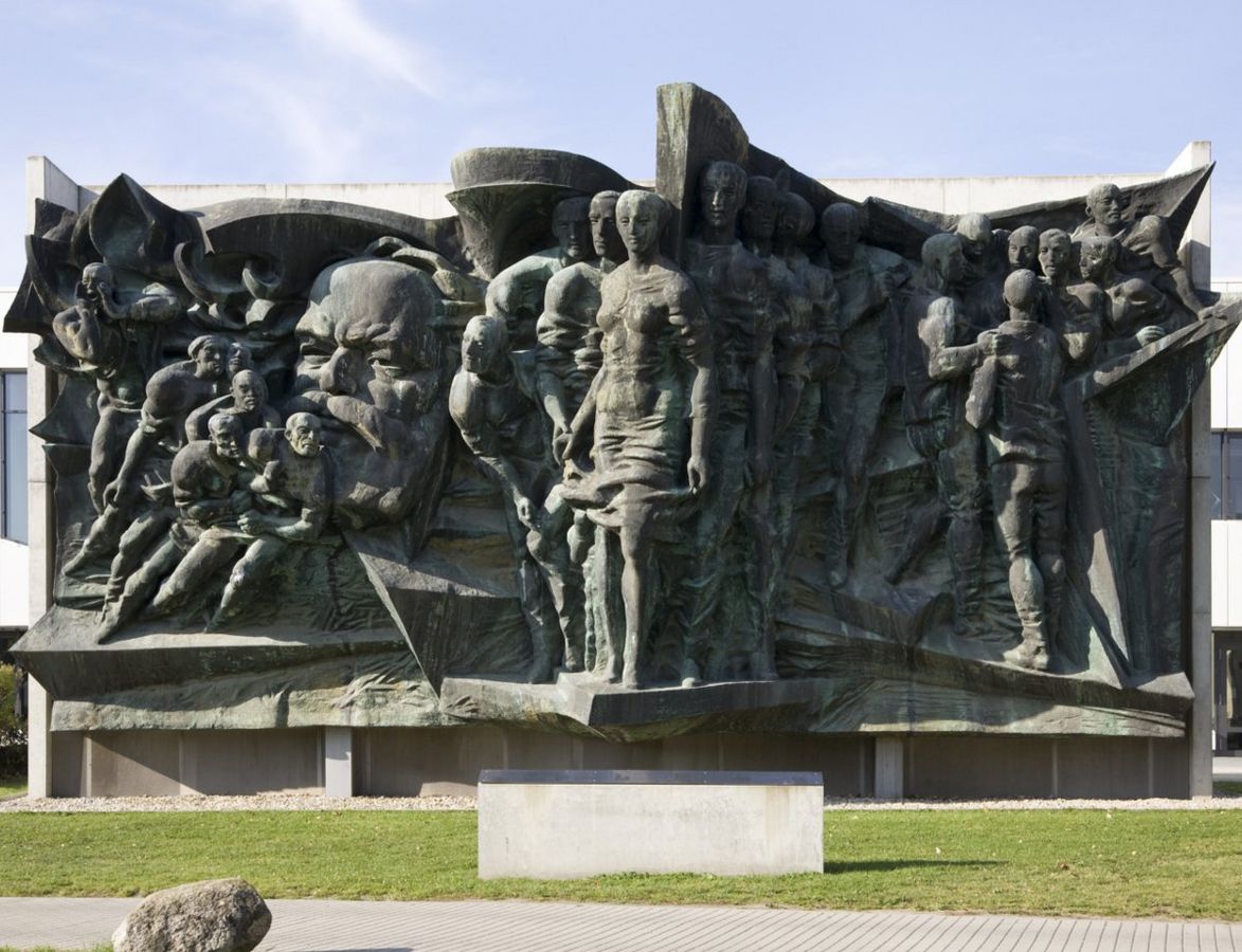 zur Vergrößerungsansicht des Bildes: Bronzerelief "Karl Marx und das revolutionäre Wesen seiner Lehre", 1970-1973, Foto: Kustodie