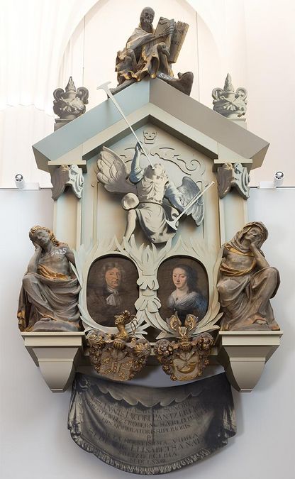 zur Vergrößerungsansicht des Bildes: Das Epitaph für Johann Jacob Pantzer mit den Ergänzungen aus Aluminum